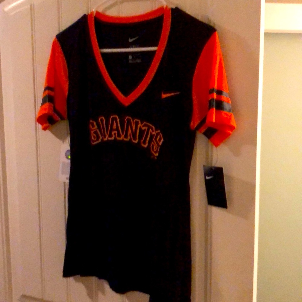 New Nike MLB SF Giants shirt. Never worn/ tags on. Size M